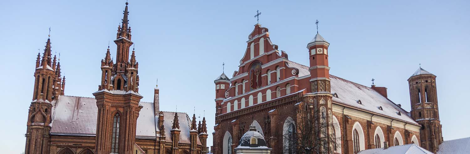 Vilnius old town tour in winter, gothic corner